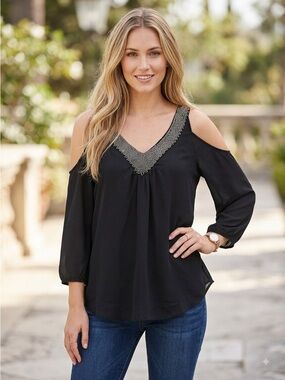 |NWT| SOCIALITE Black Beaded V Neck Cold Shoulder Chiffon Blouse Size S